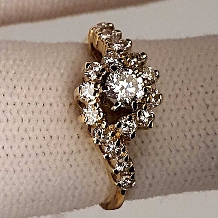 frumos inel aur 14k cu diamante naturale