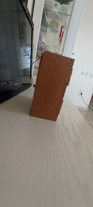 Деревянная ключница