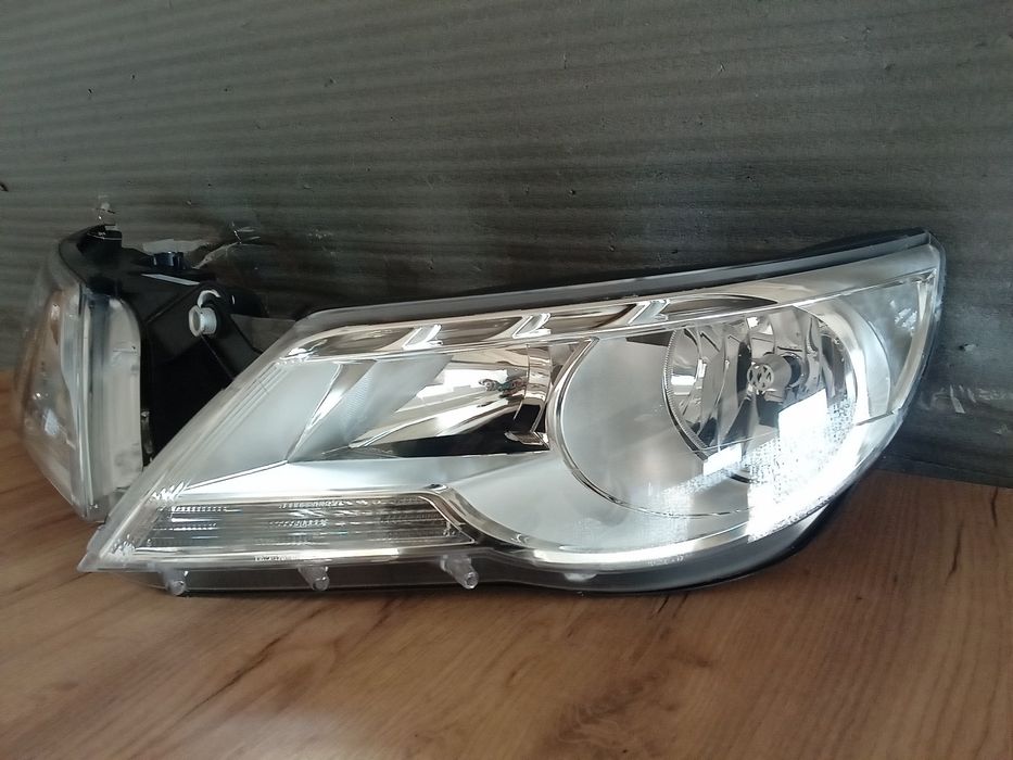 Far faruri stanga/dreapta VW Tiguan Halogen 2007-2011