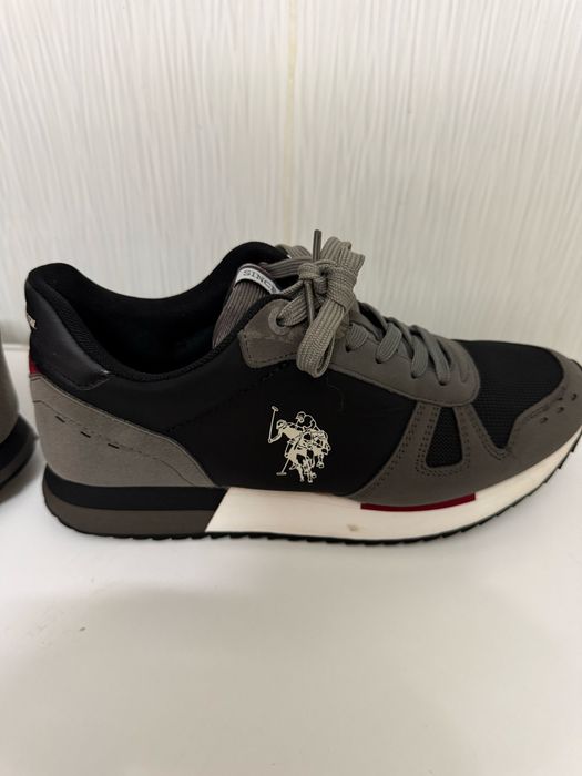 Adidasi barbati pollo