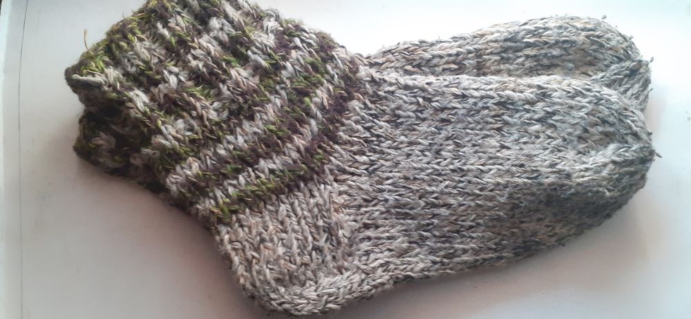 Radio, mp3, bt, stick, card, încărcare manuală, solară și usb.c