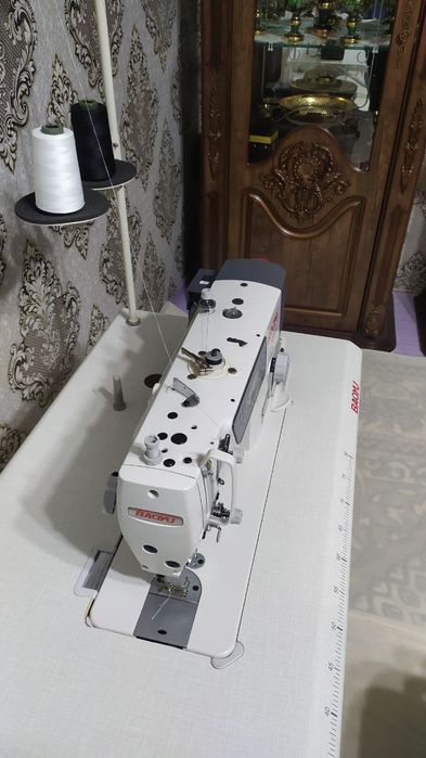 Tikuv mashinasi yengi 2 ta va 1ta averlo