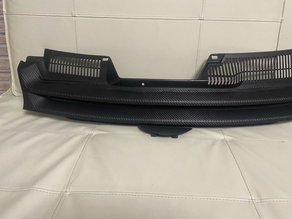 Vand  GRILA fata  golf 5