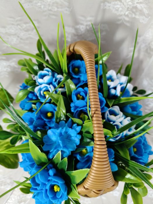 Корзинка цветов для подарка