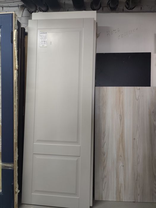 Продам двери с витрины