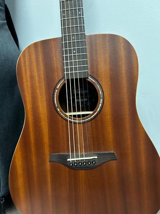 Chitara acustica Vintage VE400MH -D-