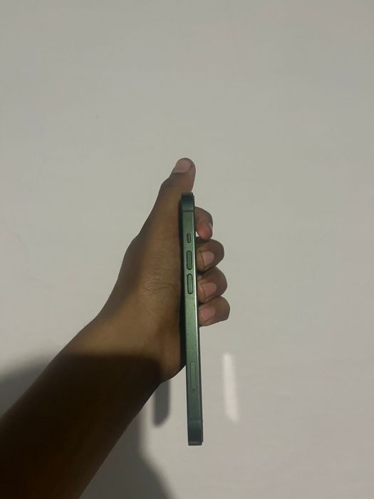 Айфон 13 зеленый