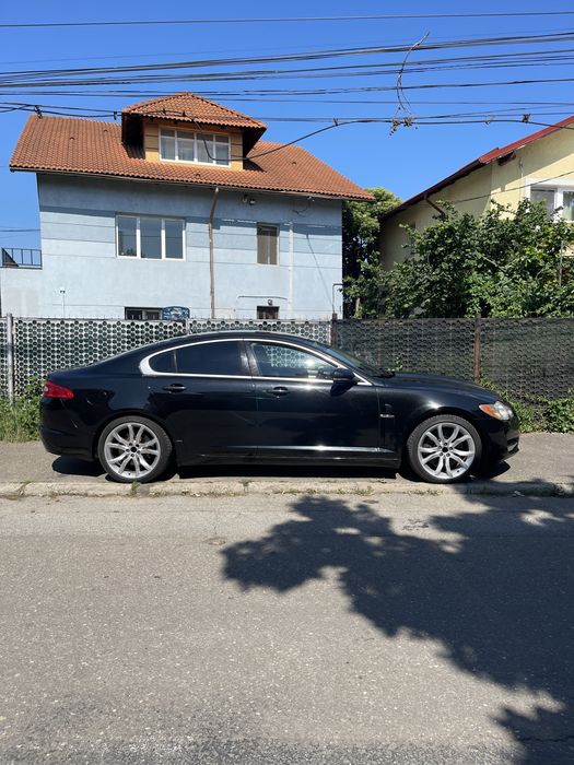Jaguar XF 3.0D 2010 211cp acte la zii