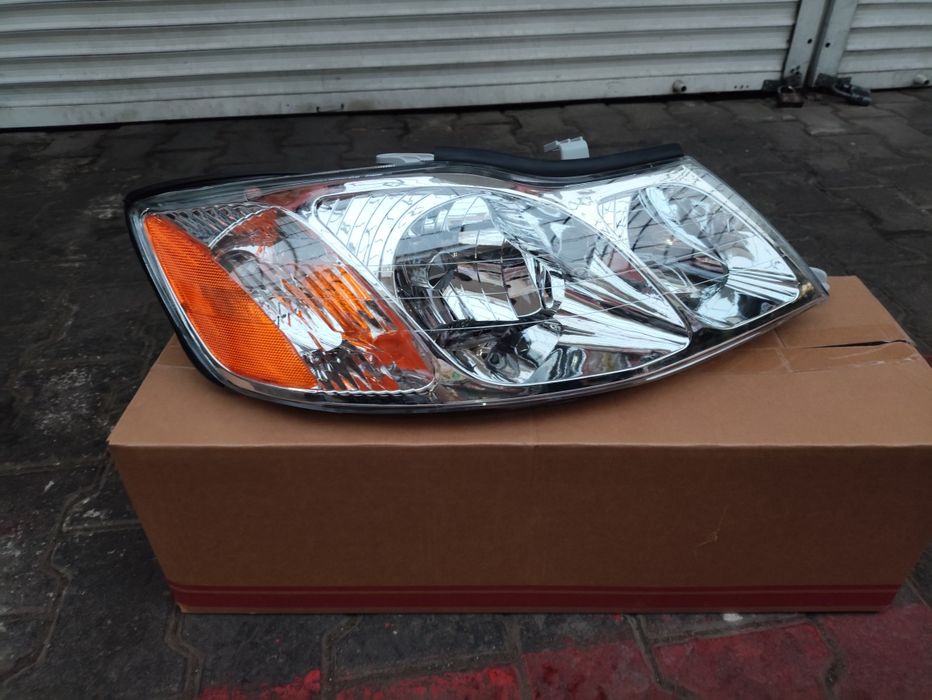 Авалон фара передняя 2003