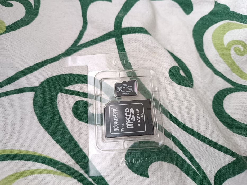 Продам sd карту 64гб