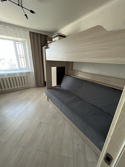 Продам двухяротную  кровать.