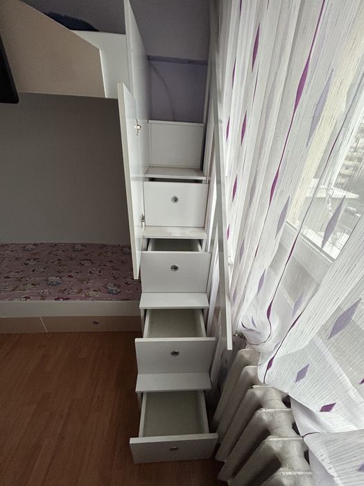 Vand mobilier paturi copii suprapuse