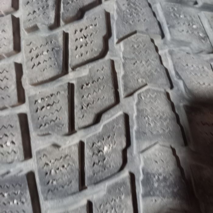 Продам шины всесезонка