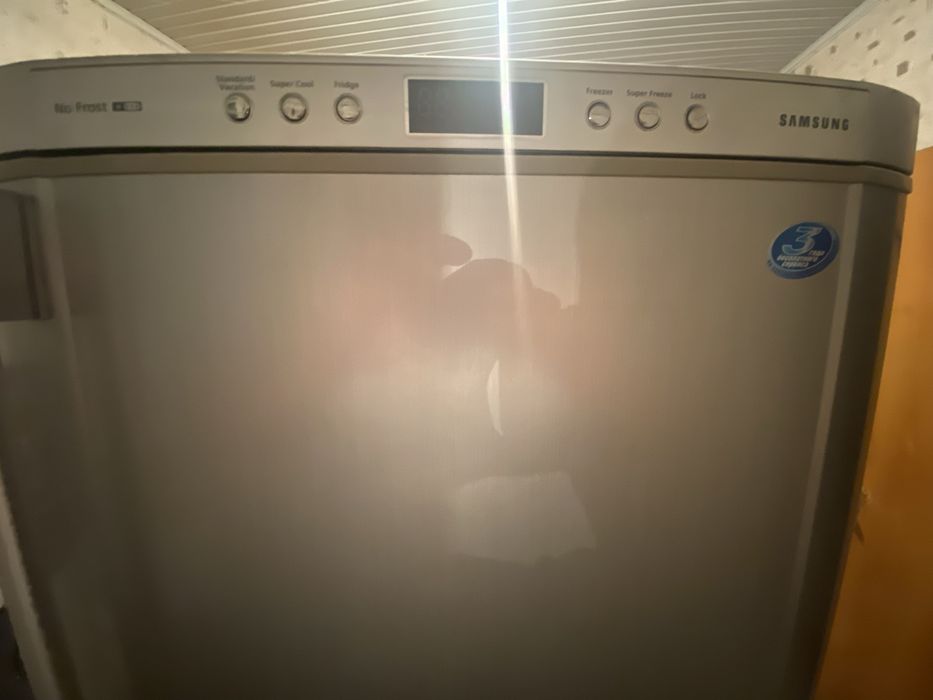 Холодильник Samsung