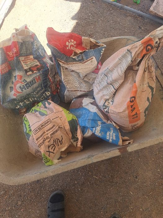 Сухой смеси кафельный клеи