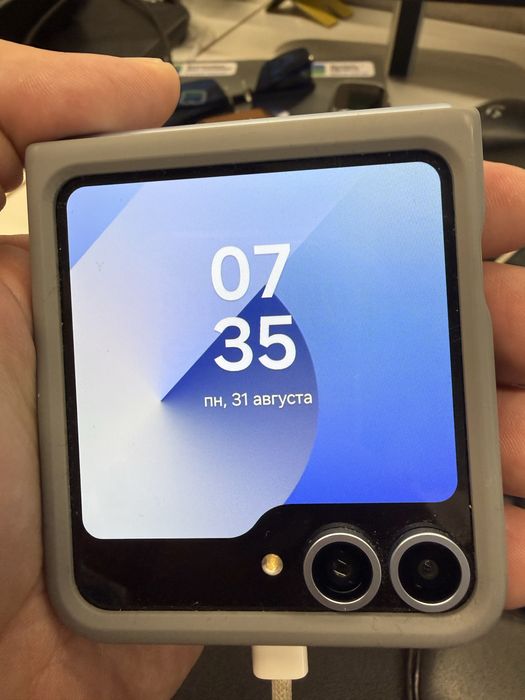 Битый Samsung ZFlip6