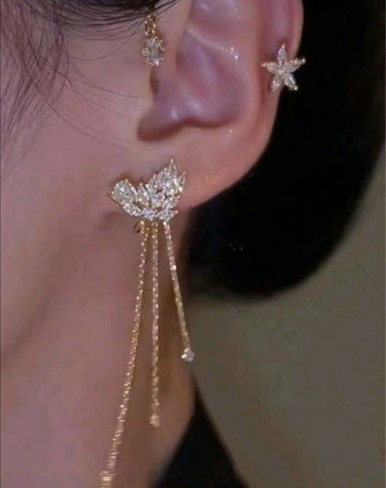 Модна елегантна деликатна обеца с мандат за ляво ухо със страз