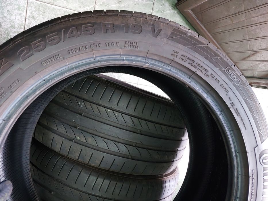 4 anvelope 255/45 R19 Continental de vara