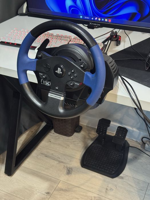 Продам игровой руль Thrustmaster T150