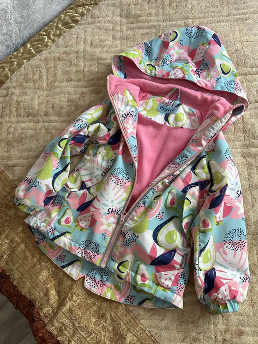 Продам детскую куртку