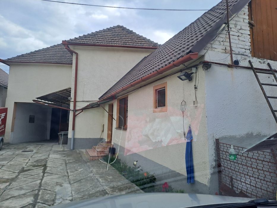 Casa de vânzare + grădina