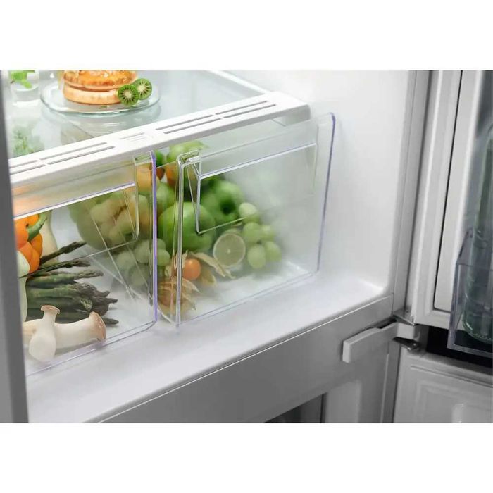 Хладилник с фризер за вграждане ELECTROLUX IK2620BR