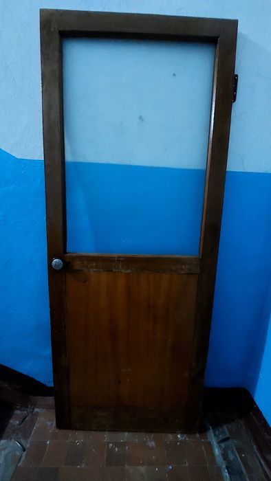 Продам  4 двери за 10000 тыс