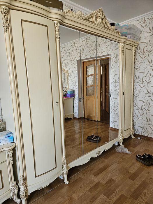 Спальный гарнитур