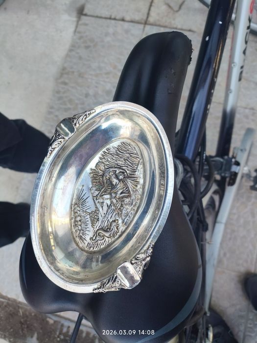 Посребрен пепелник