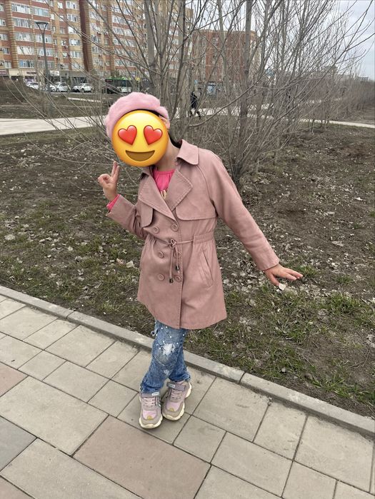 Продам кожанку с береткой 5-7 лет