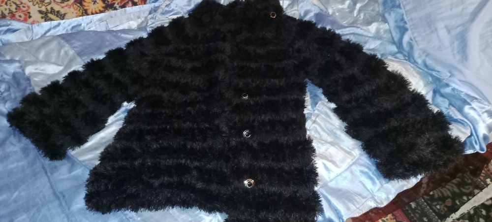 Продам кофту теплую