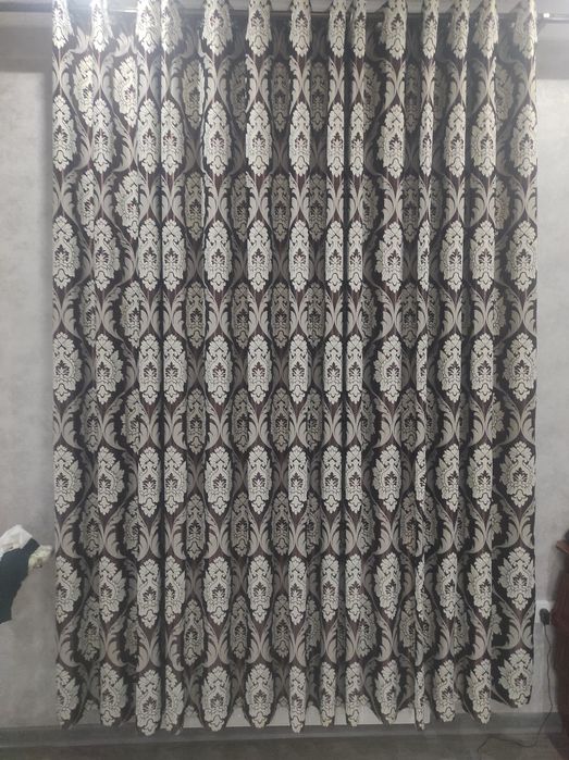 Зановеска партер на кольце почти новое ширина 2.5 высота 2.5