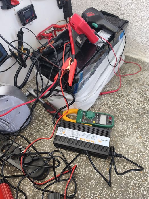 Зарядно само за lifepo4 батерии 12v 20A