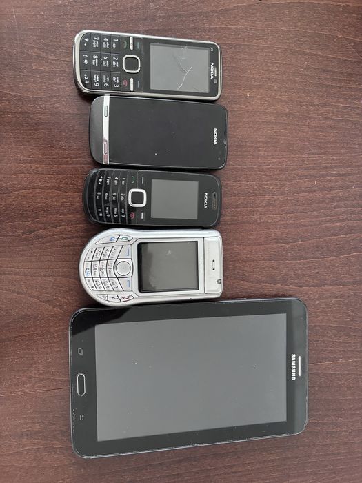 Продам старые телефоны