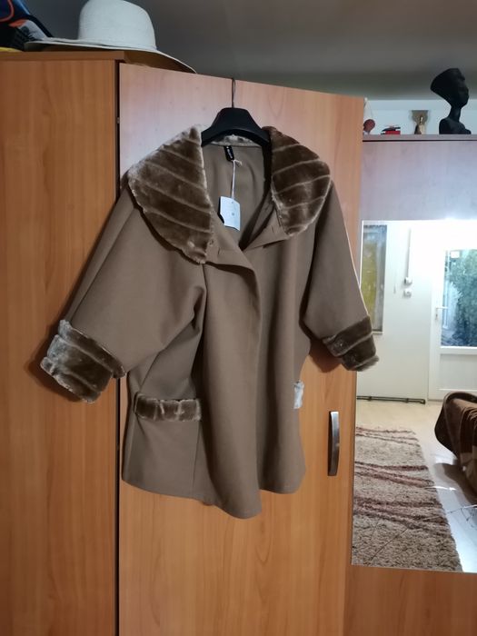 Palton NOU, cu blaniță