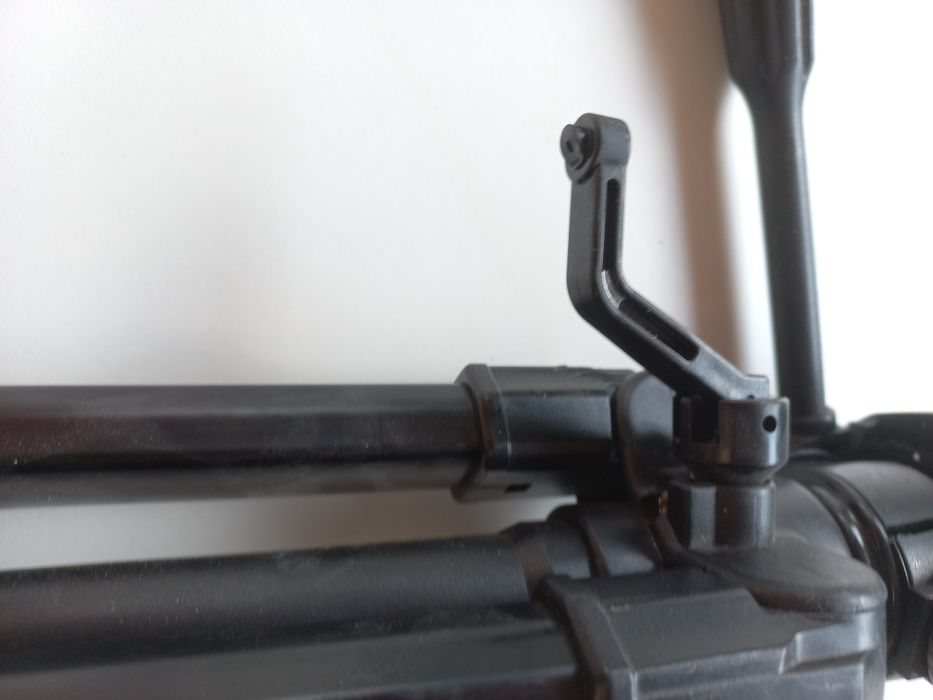 Vând trepied Velbon CX-888 Black