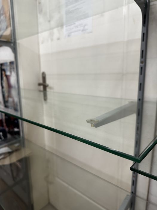 Стъклени рафтове -  50бр