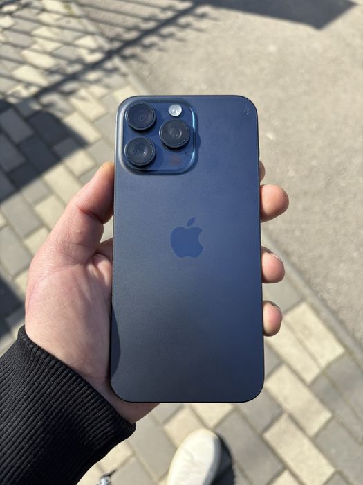 Iphone 15 Pro Max 86% baterie arata impecabil.