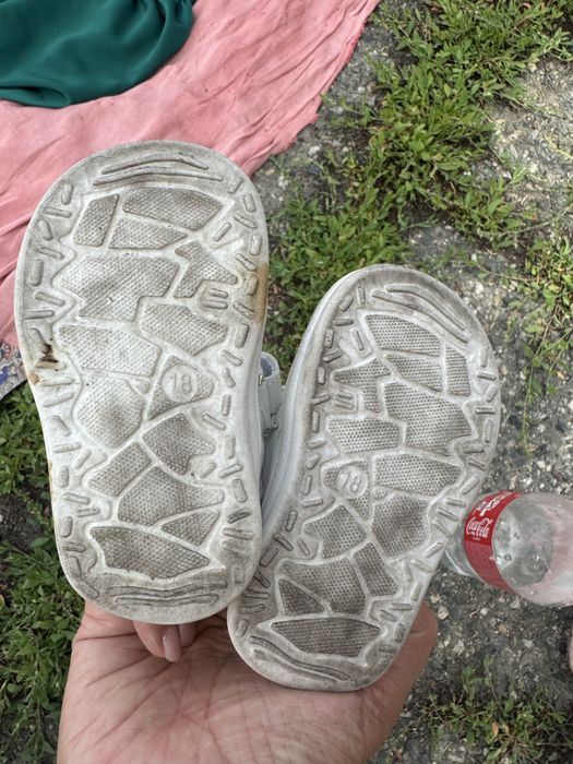 Продам детскую обувь