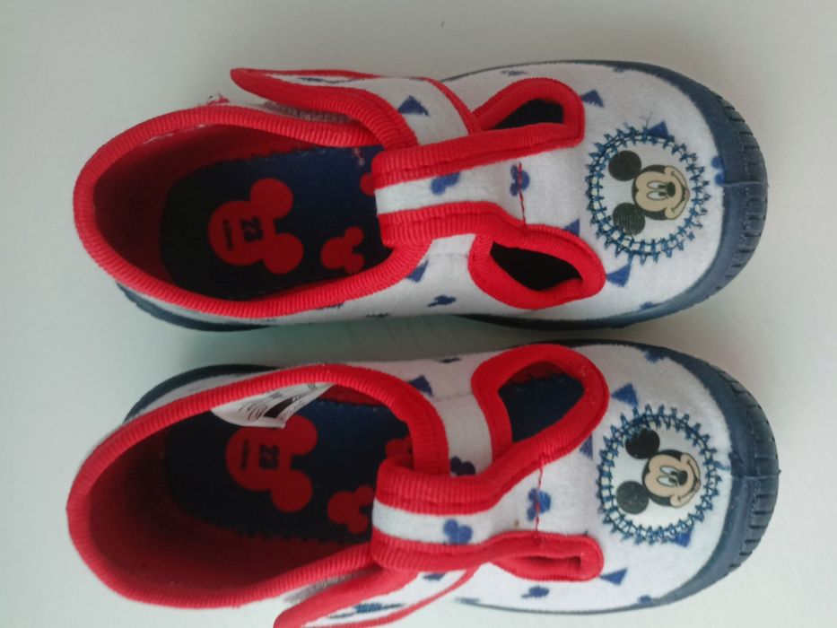 Пантофи за момче в детска ясла/градина