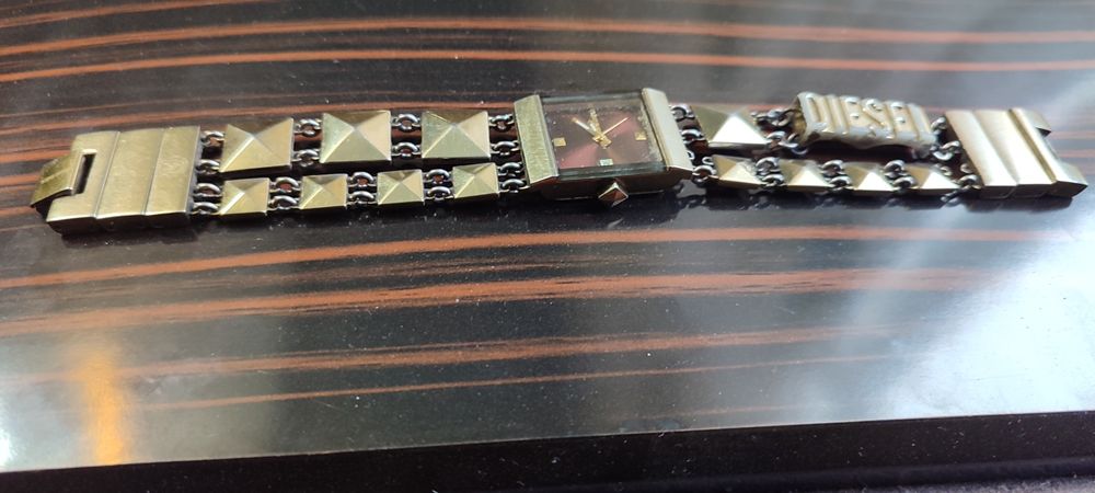 Мужской Японский сағат сатылады кориниси сулыу