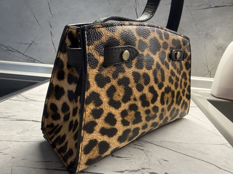 НОВА Тигрова чанта