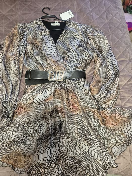 Елегантна дамска рокля