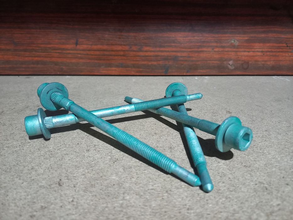 Болт крепления бампера Ауди А6 С5