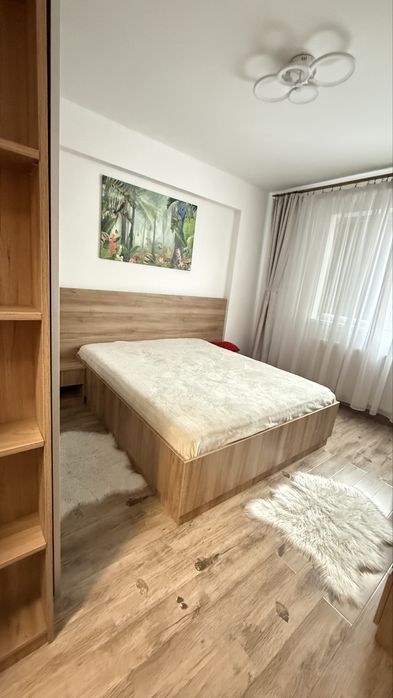 Apartament 2 camere. cu loc de parcare  privat, 3/5, rond Cristalului