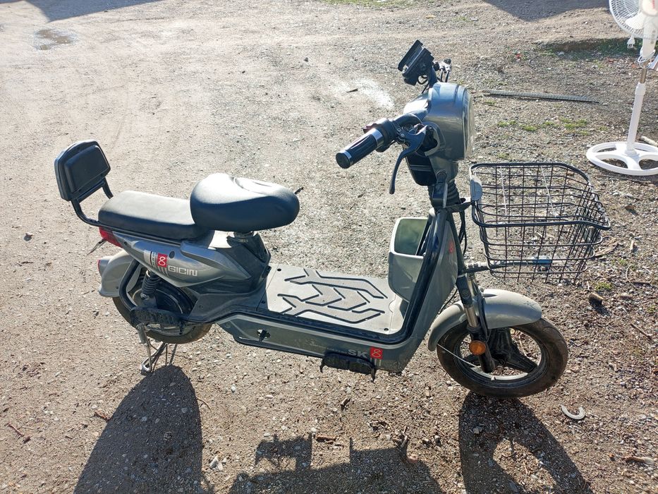 Электроскутер SK8 (Bicini) — Состояние нового! + Шлем