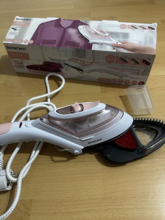 Fier de calcat vertical cu aburi