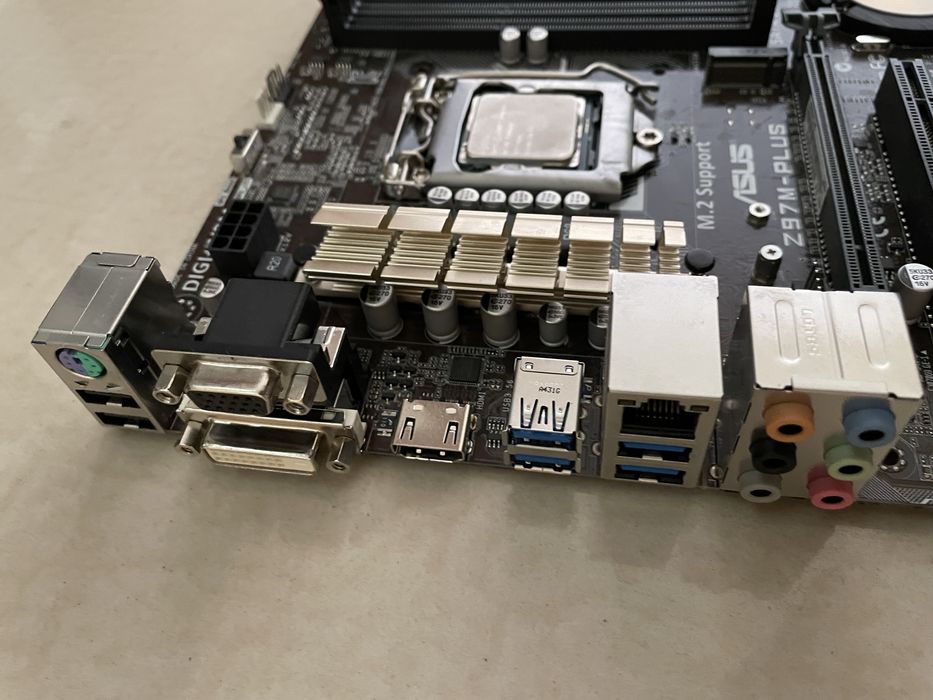 Материнская плата 1150