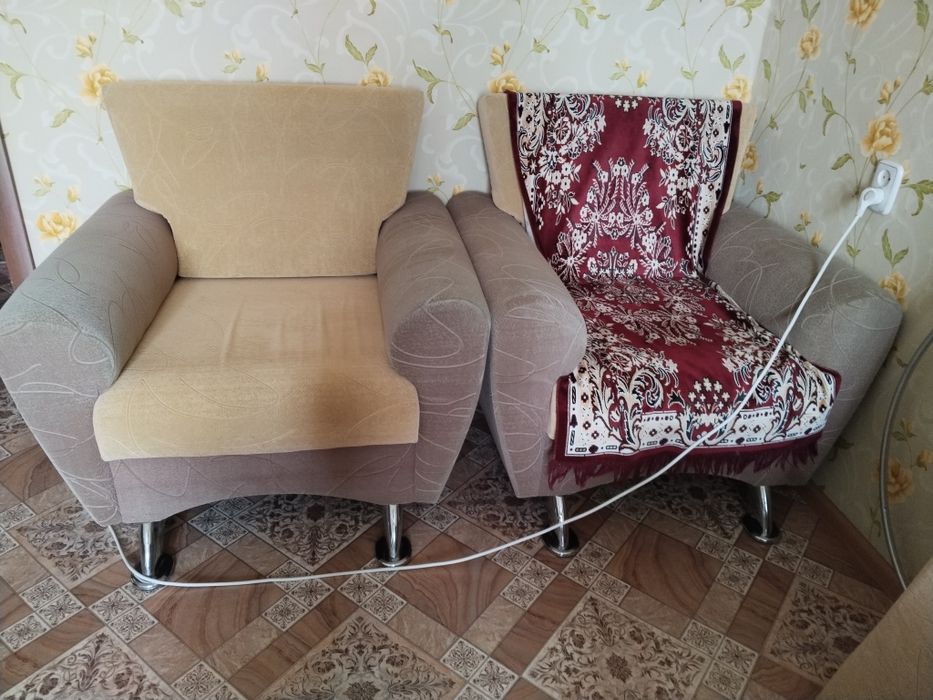 Продам 2 кресла.