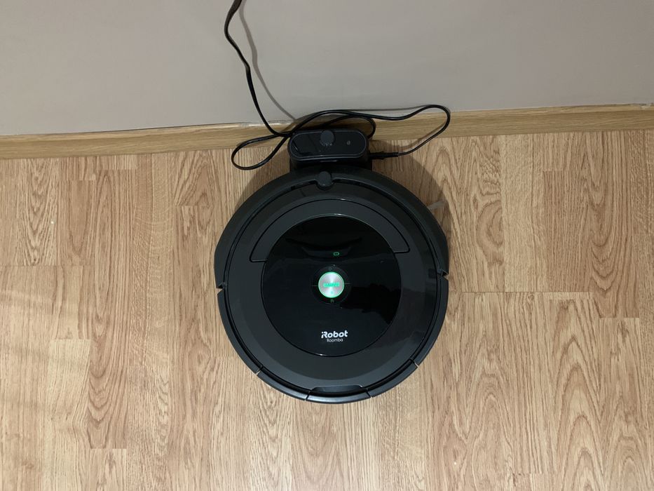 iRobot Roomba 696